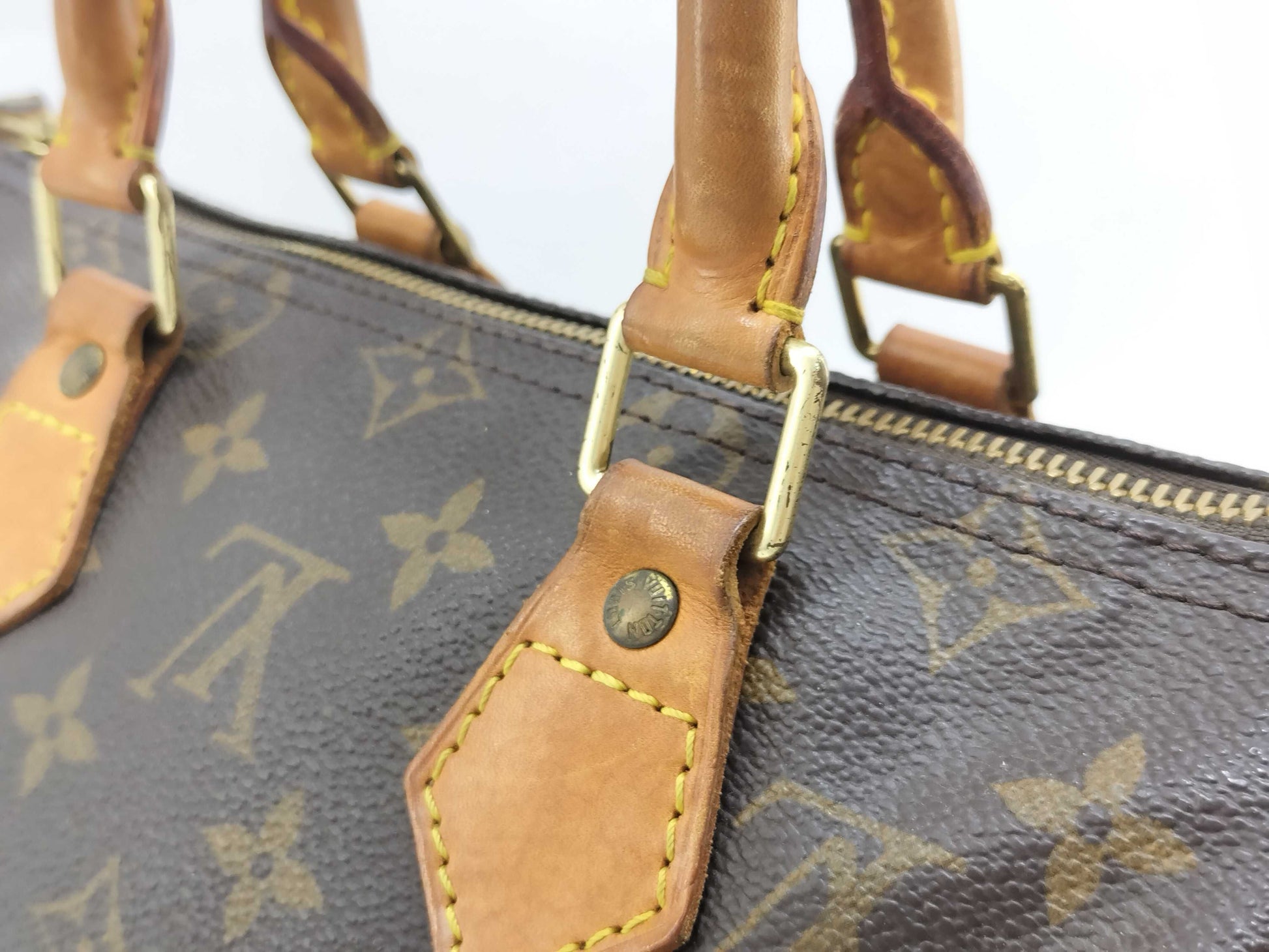 LOUIS VUITTON Monogram Louis Vuitton Speedy 25 Handbag