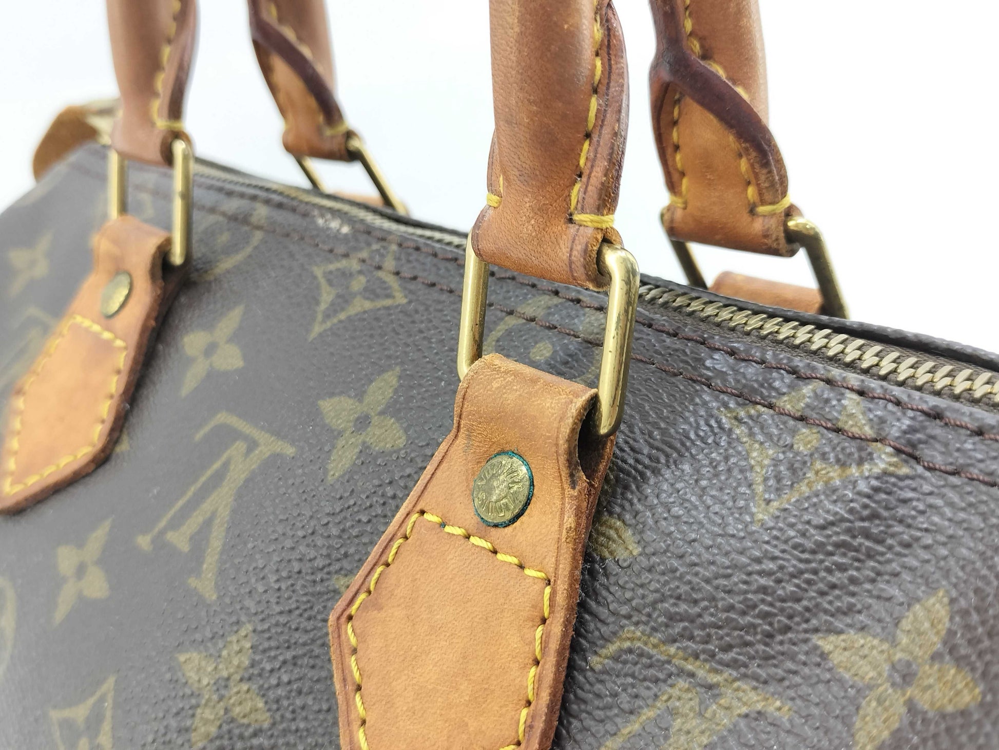 LOUIS VUITTON Monogram Louis Vuitton Speedy 25 Handbag