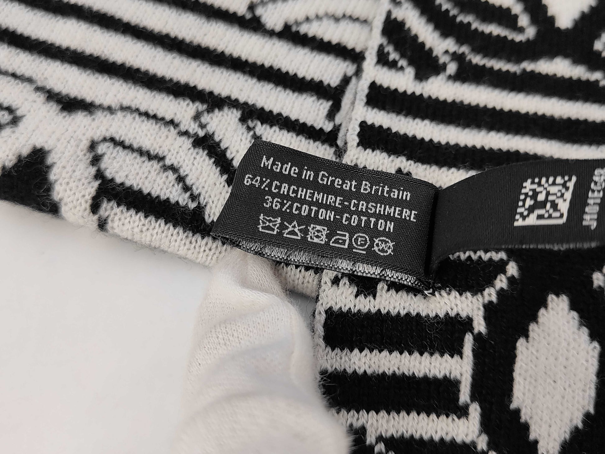 CHANEL Stole 64% Cashmere 36% Cotton Scarf