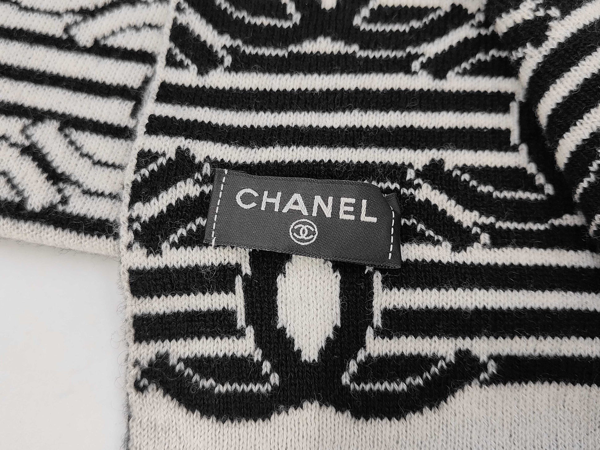 CHANEL Stole 64% Cashmere 36% Cotton Scarf