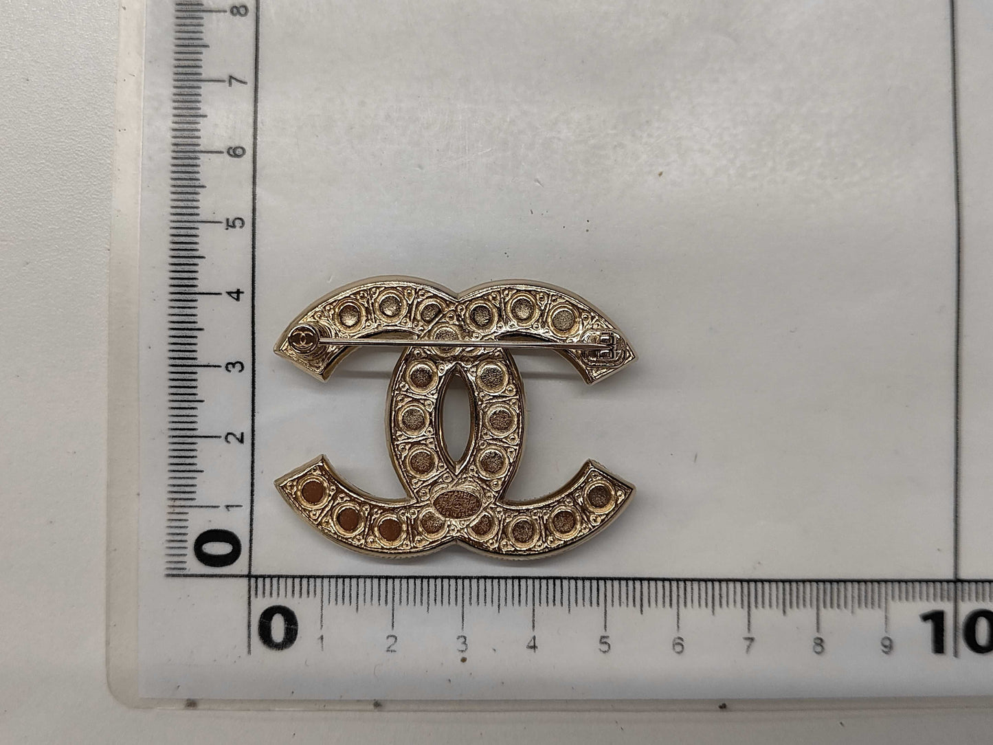 CHANEL Coco Mark Faux Pearl Rhinestone F25 V Brooch