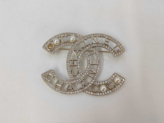 CHANEL Coco Mark Faux Pearl Rhinestone B25 V Brooch