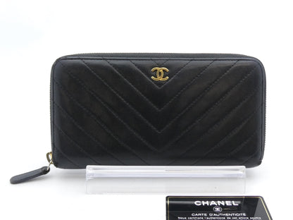 CHANEL Lambskin V-Stitch Coco Mark Wallet