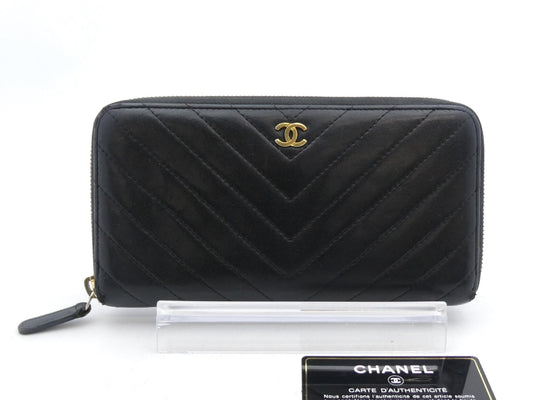 CHANEL Lambskin V-Stitch Coco Mark Wallet