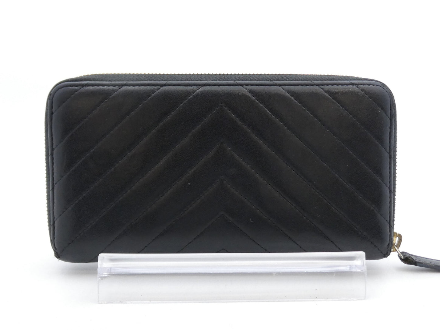 CHANEL Lambskin V-Stitch Coco Mark Wallet