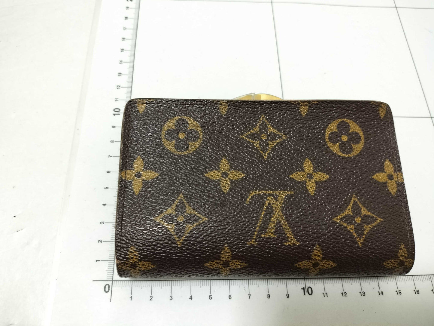 LOUIS VUITTON Monogram Louis Vuitton Portefeuille Viennois Folding Wallet