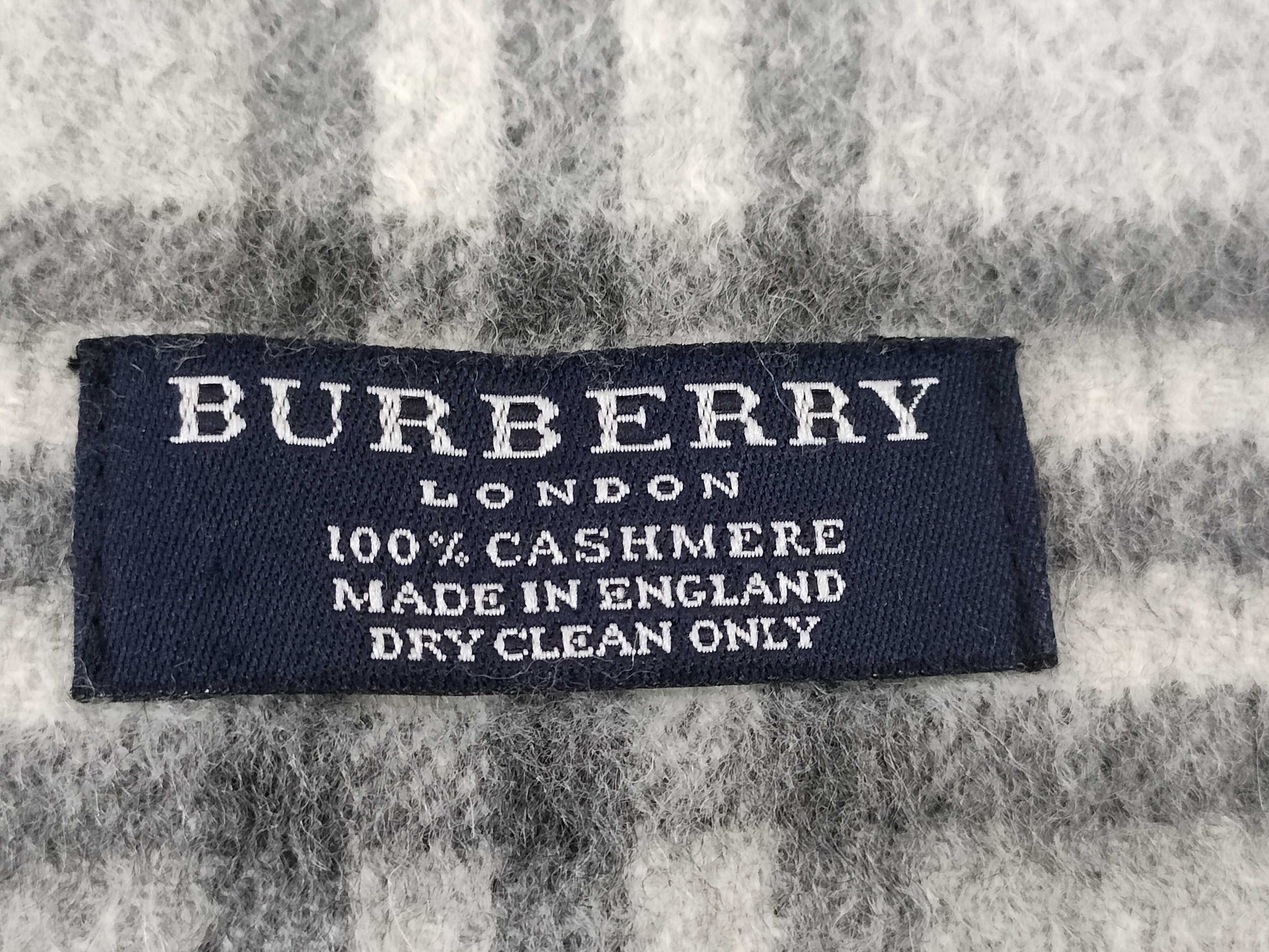 BURBERRY London Check Scarf