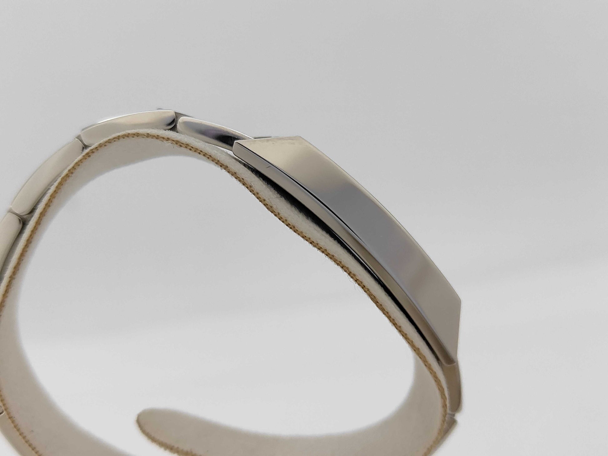 GUCCI 110 13458454 Quartz Silver Dial Unmoving Women's Watch