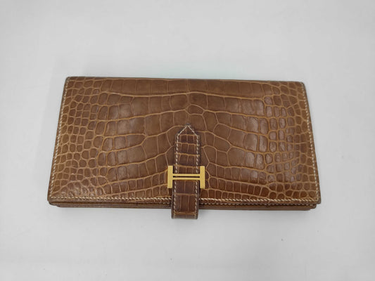HERMES Bearn Soufflet Alligator Matte Brown Wallet with Gold Hardware and D Stamp