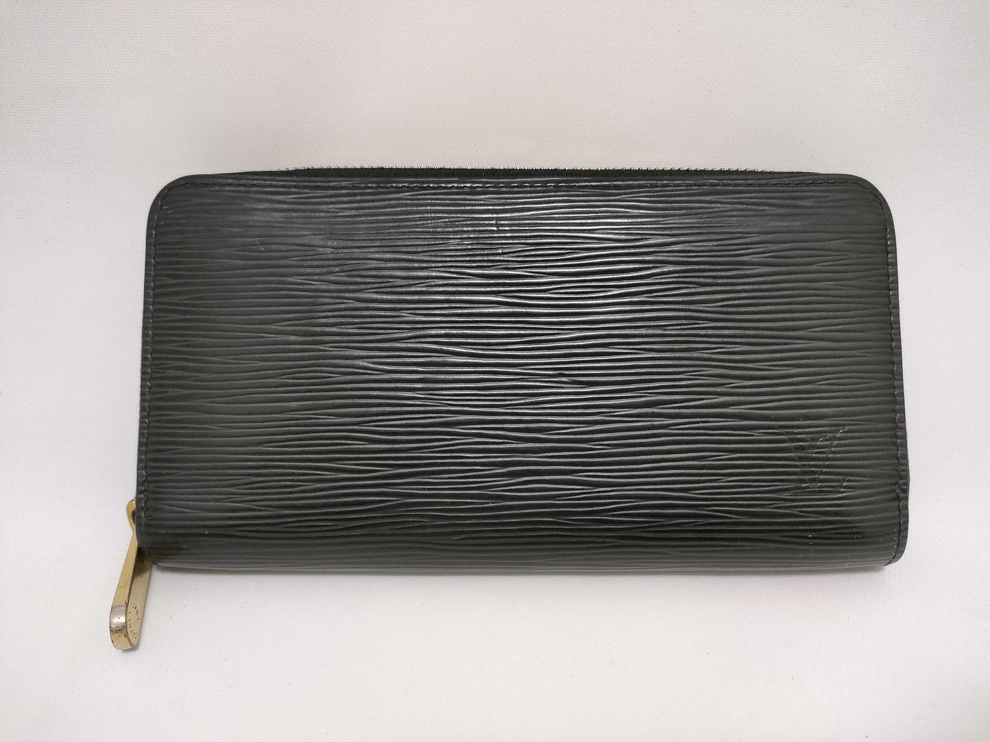 LOUIS VUITTON Epi Zippy Wallet with Gold Hardware, M68755 GI0290 Wallet