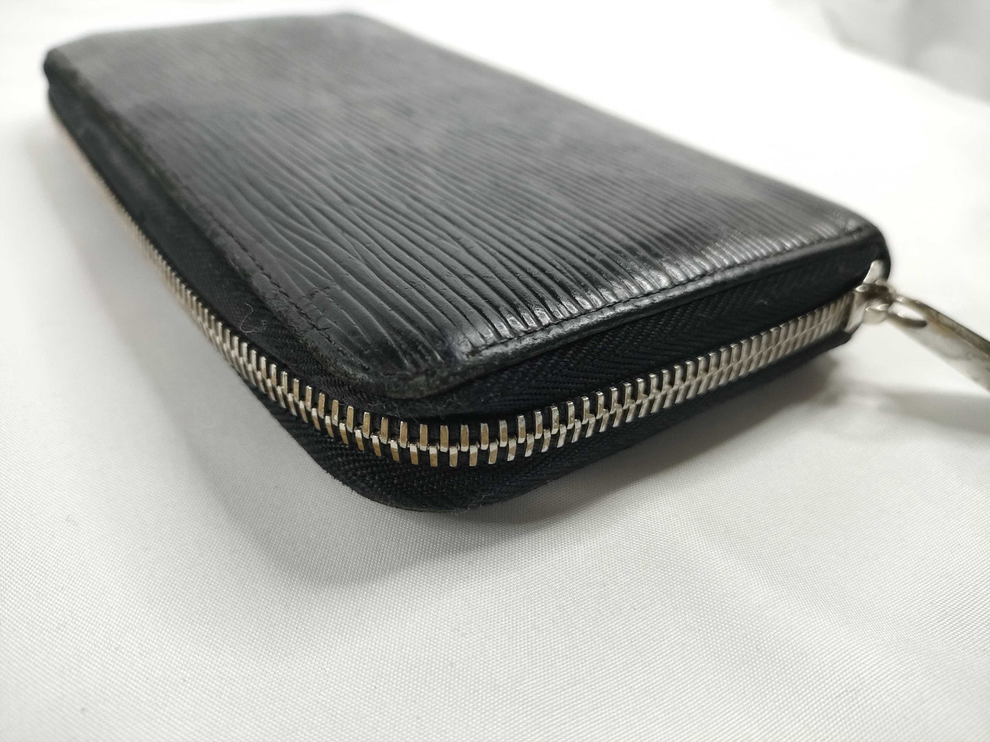 LOUIS VUITTON Epi Zippy Wallet M61857 MI0157 Wallet