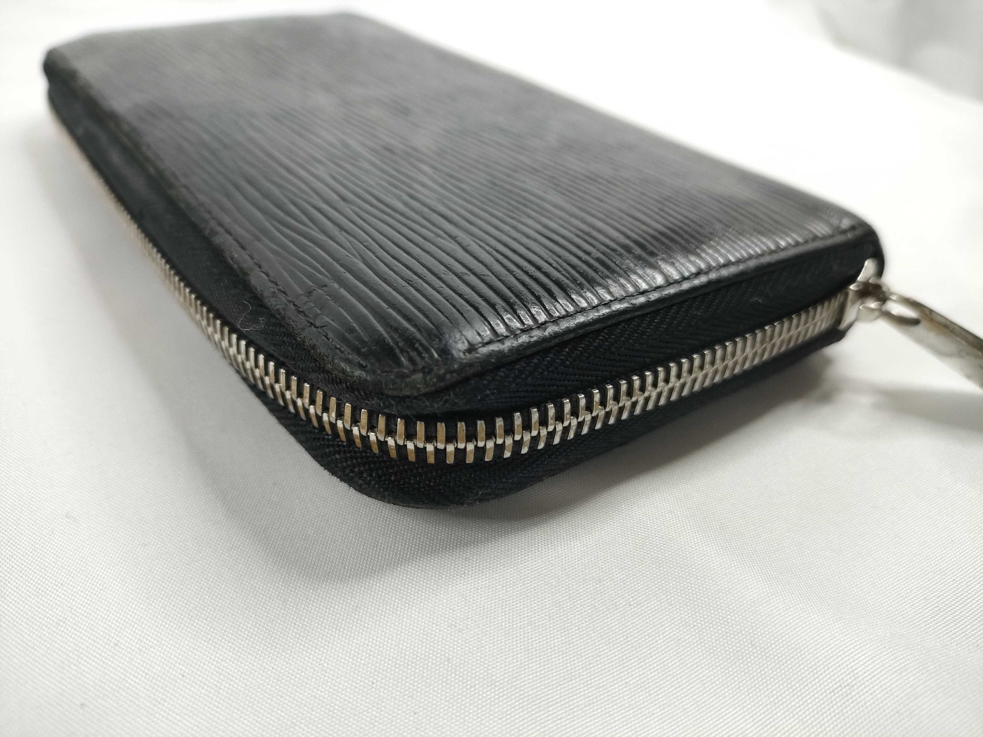 LOUIS VUITTON Epi Zippy Wallet M61857 MI0157 Wallet