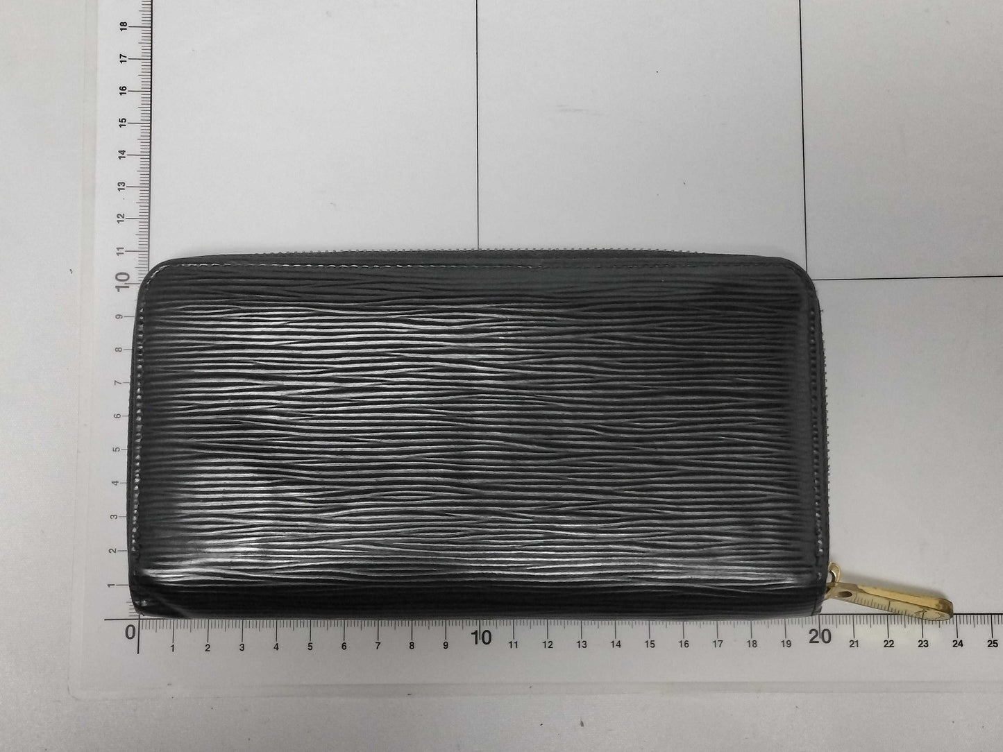 LOUIS VUITTON Epi Zippy Wallet with Gold Hardware, M68755 GI1210