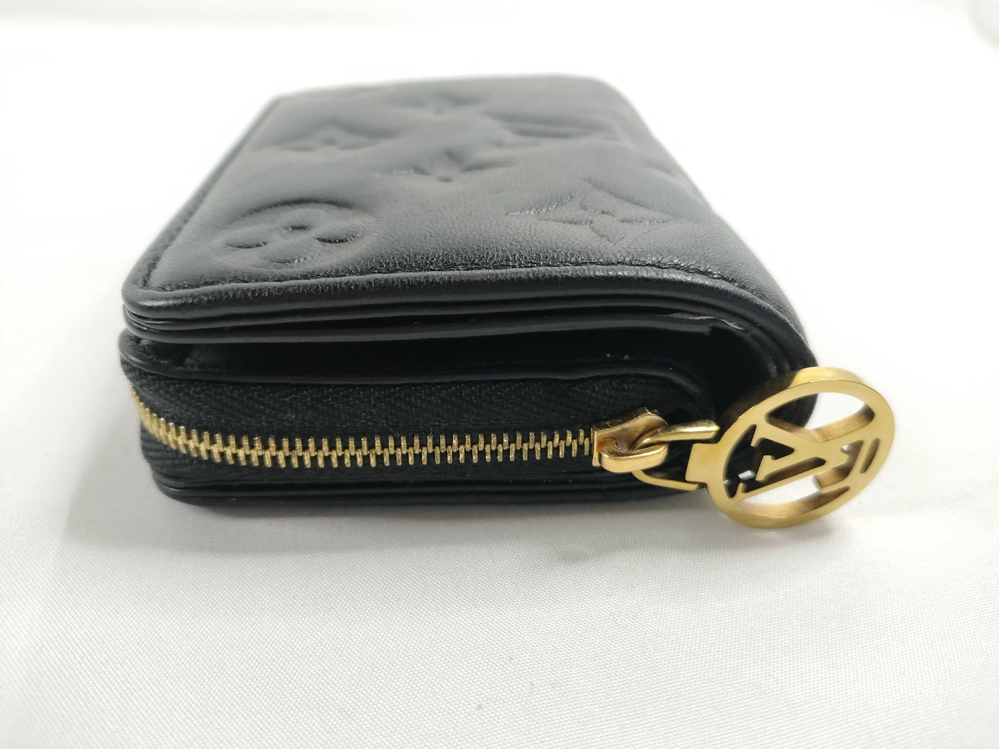 LOUIS VUITTON Lou Embossed Noir M81599 RFID Wallet