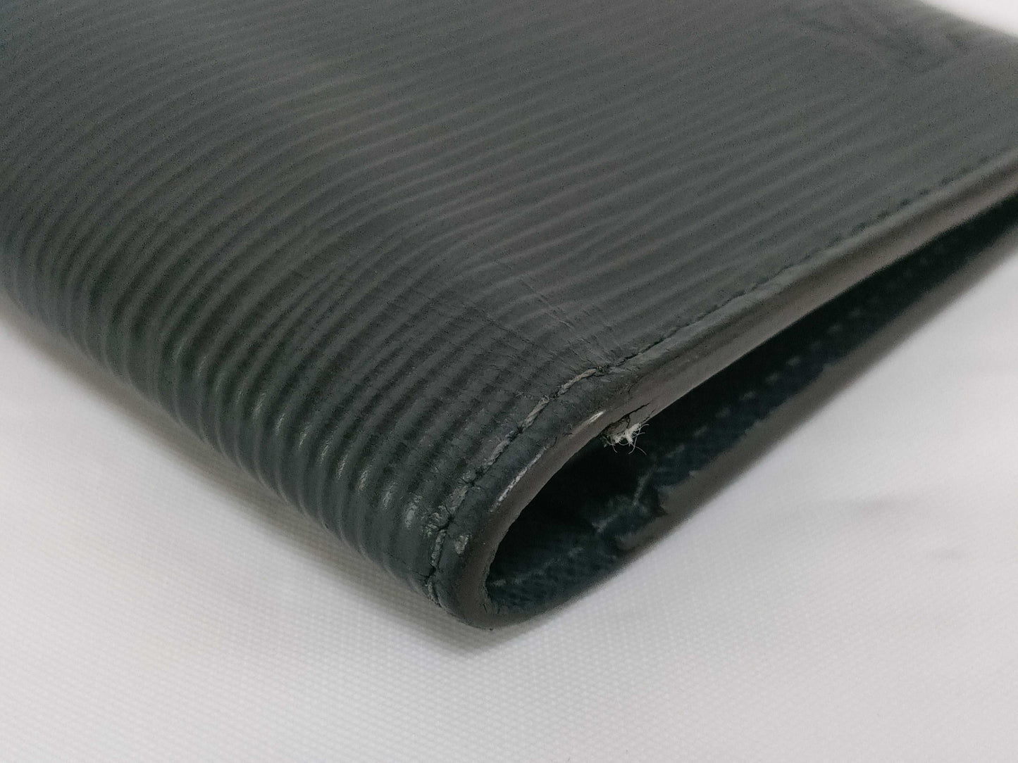 LOUIS VUITTON Brazza Epi TN4154 Wallet