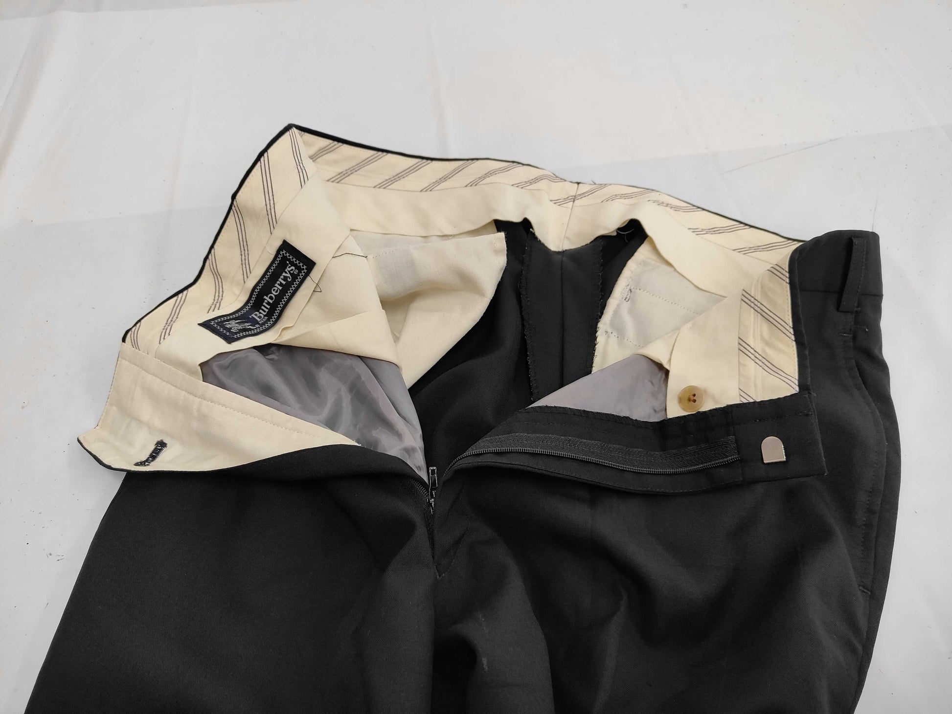 Burberrys Burberry brand apparel Burberrys Burberrys pants pants pants