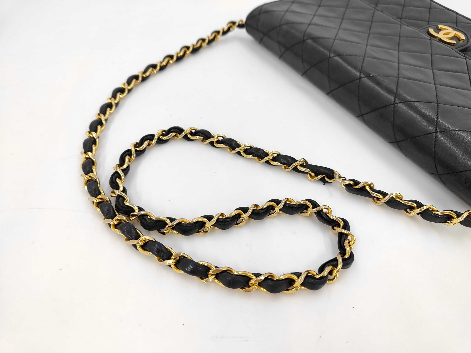 CHANEL shoulder bag