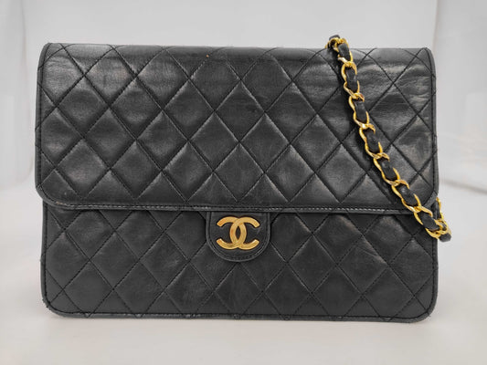 CHANEL shoulder bag