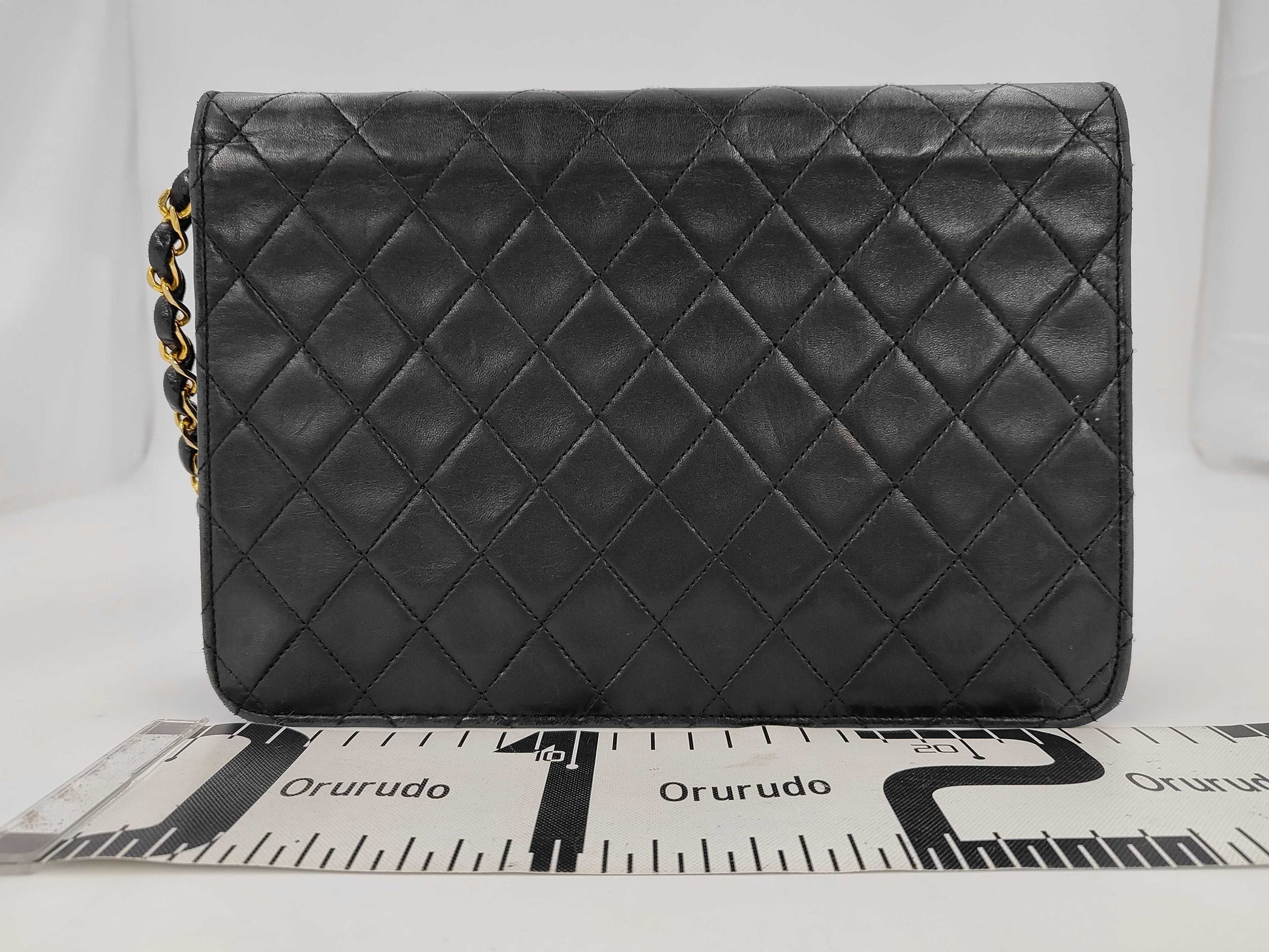 CHANEL shoulder bag