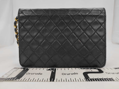 CHANEL shoulder bag