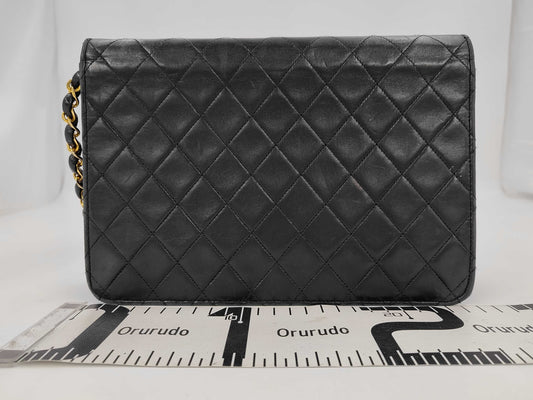 CHANEL shoulder bag