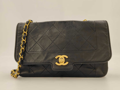 CHANEL shoulder bag