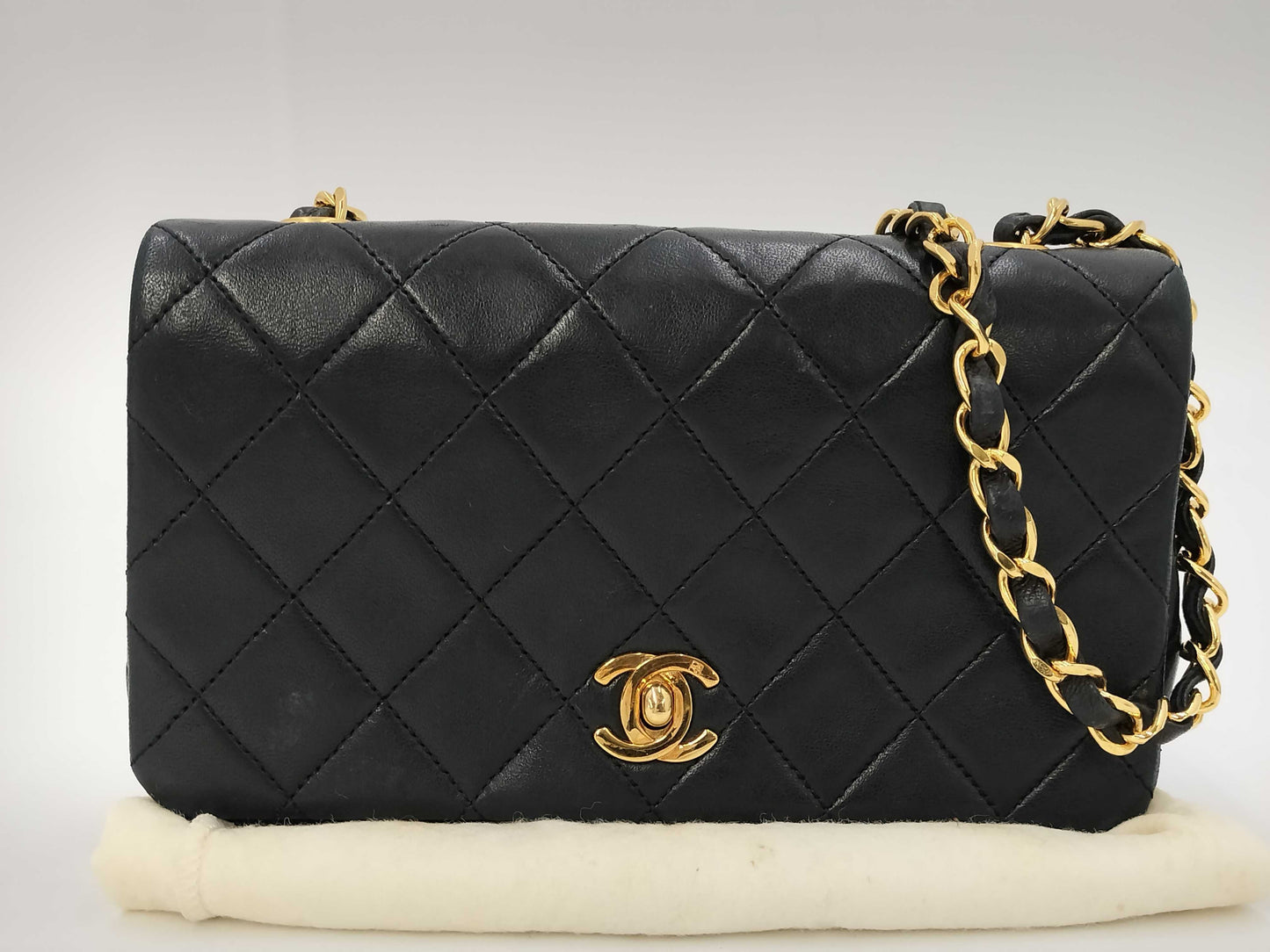 CHANEL 1372974 Shoulder Bag