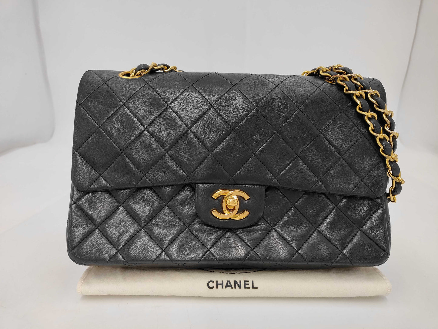 CHANEL shoulder bag