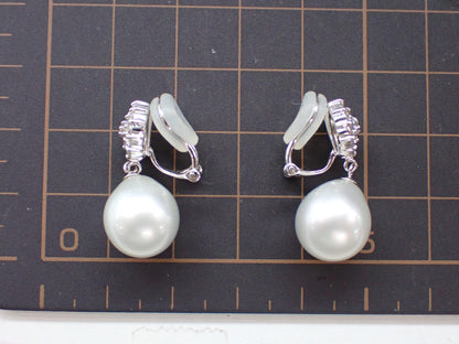 South Sea Semi-Round Pearl, Diameter approx. 11.0mm, D0.38ct / South Sea Semi-Round Pearl, Diameter approx. 11.0mm, D0.38ct, K18/Pt900, 9.9g, Earrings 
