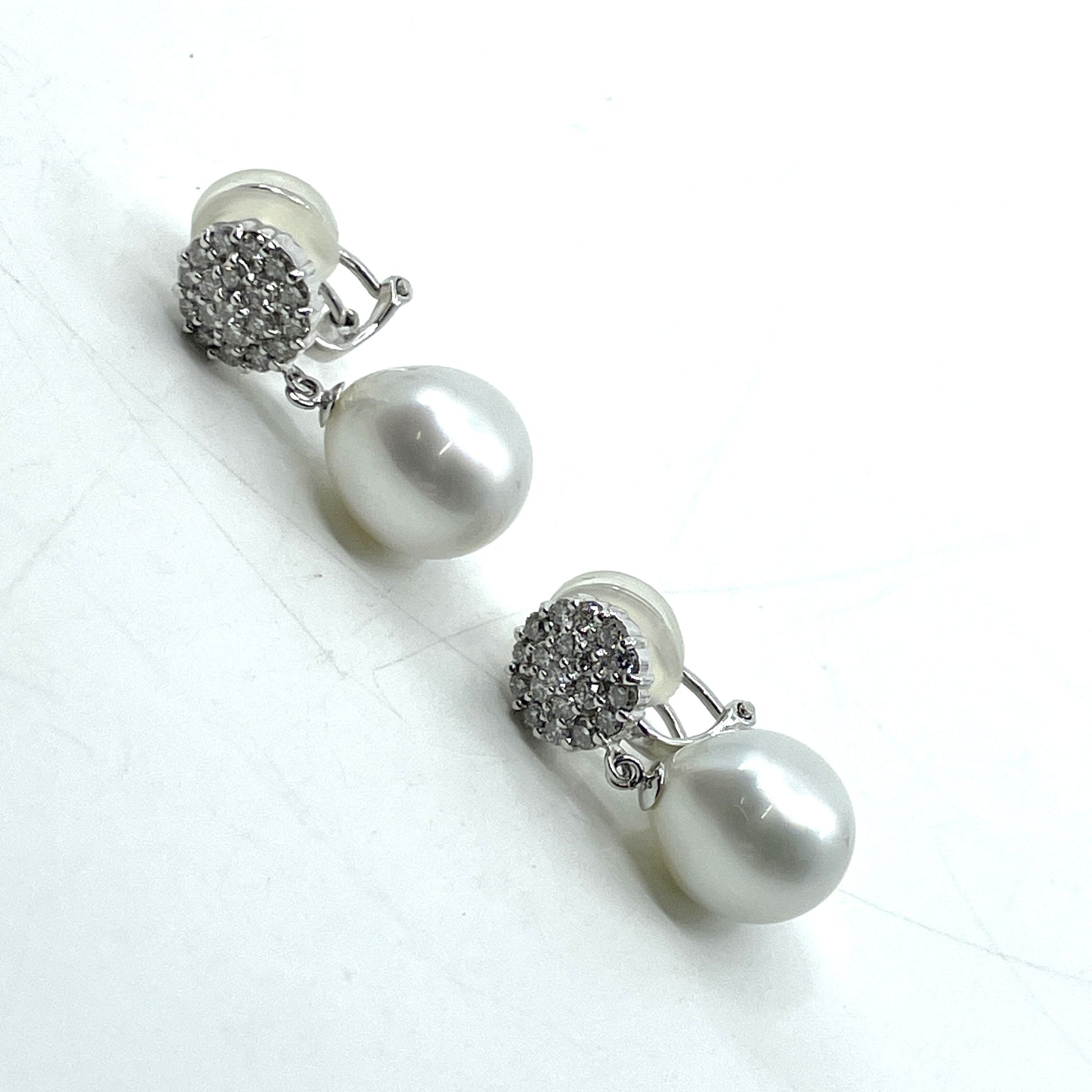 South Sea Semi-Round Pearl, Diameter approx. 11.0mm, D0.38ct / South Sea Semi-Round Pearl, Diameter approx. 11.0mm, D0.38ct, K18/Pt900, 9.9g, Earrings 
