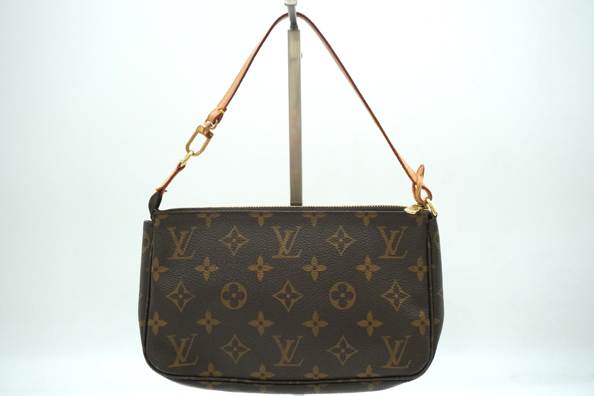 LOUIS VUITTON Monogram Pochette Accessoires M51980 Handbag