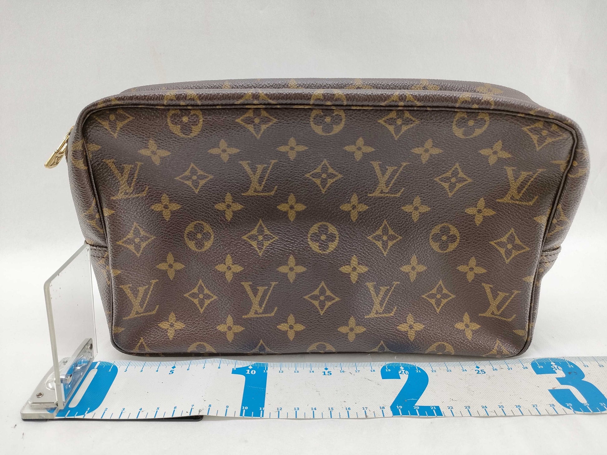 LOUIS VUITTON Monogram True Toilet 28 Pouch