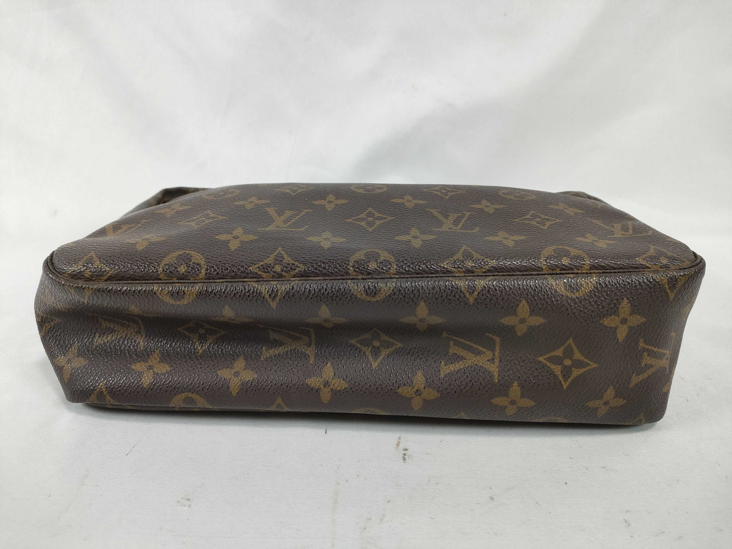 LOUIS VUITTON Monogram Truss Toilette 28 Pouch
