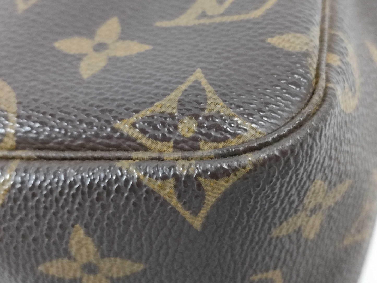 LOUIS VUITTON Monogram Truss Toilette 28 Pouch