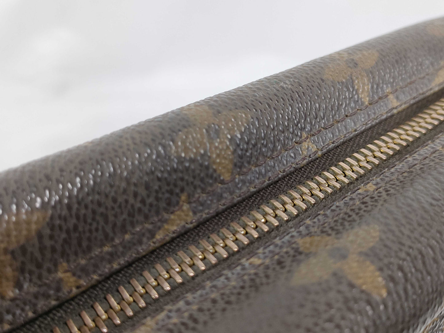 LOUIS VUITTON Monogram Truss Toilette 28 Pouch