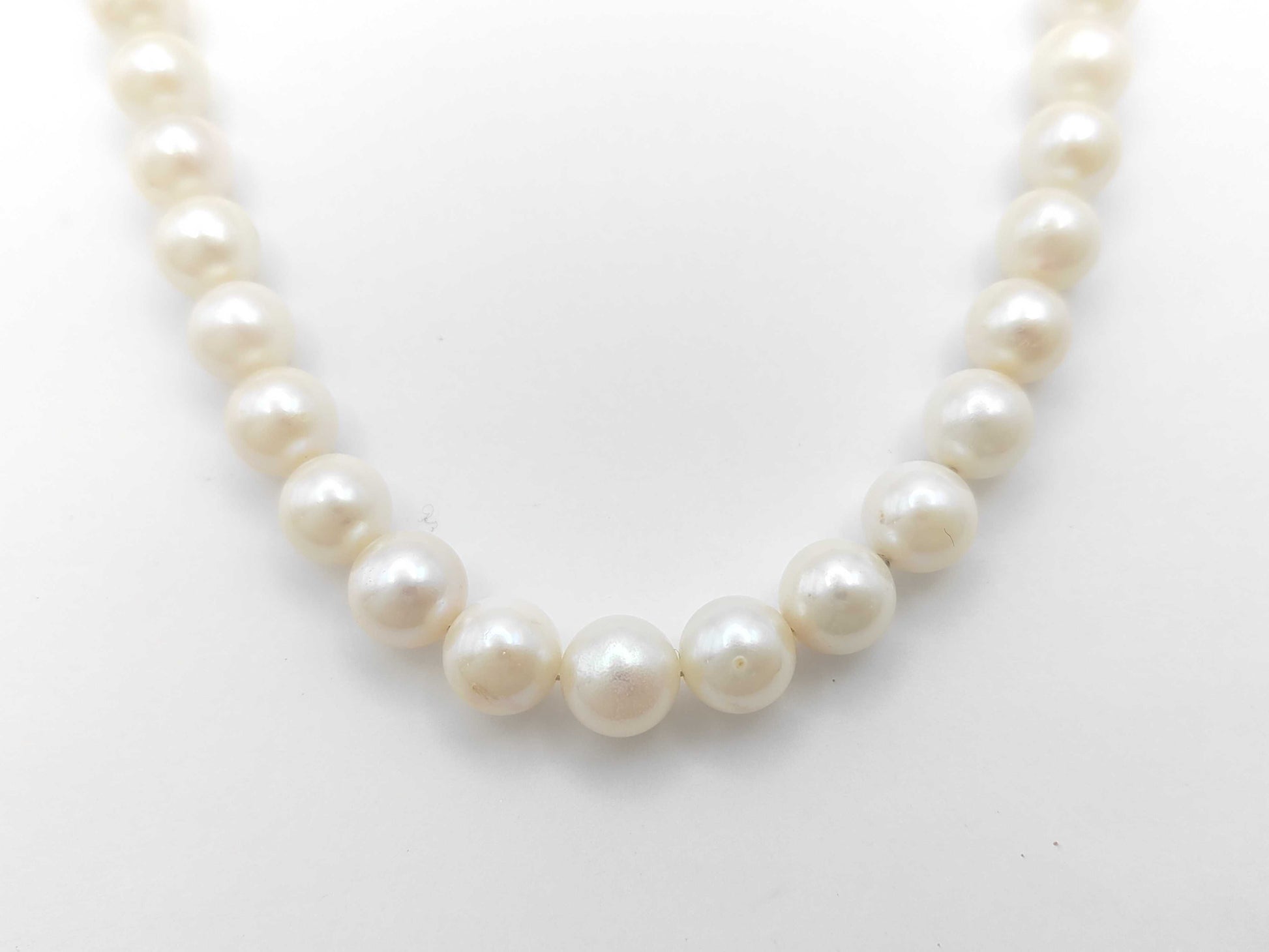 Pearl Necklace, Diameter: Approx. 8.4-8.9mm, Sterling Silver, 43.1g 