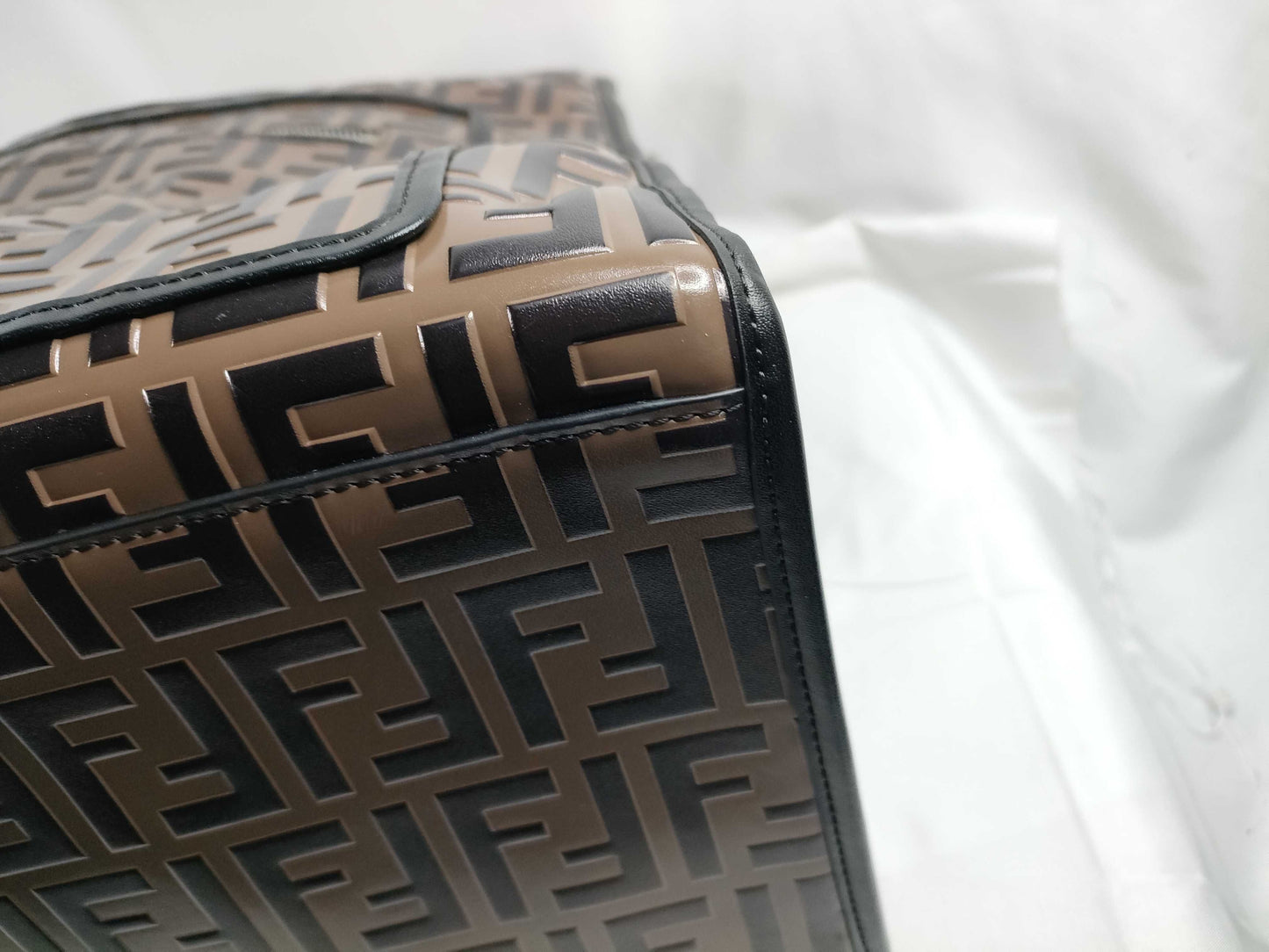 FENDI Runaway Shopper Embossed Leather Tote Bag 8BH351