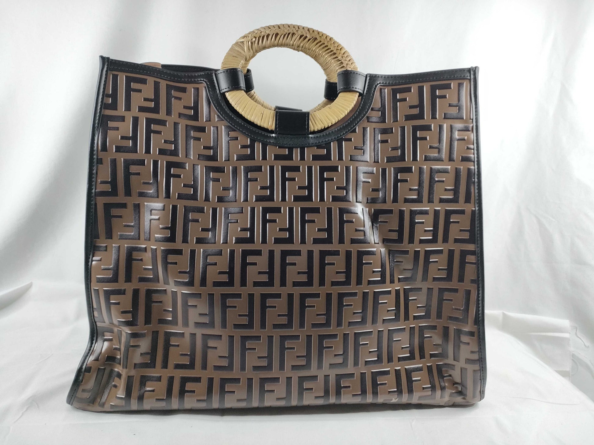 FENDI Runaway Shopper Embossed Leather Tote Bag 8BH351