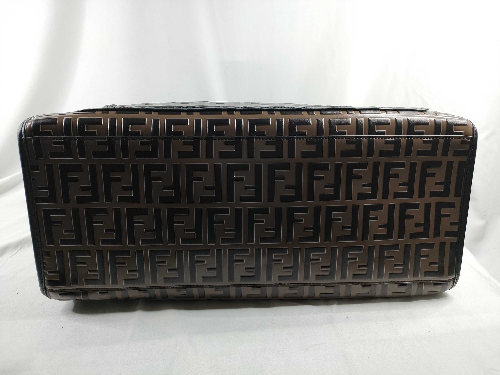 FENDI Runaway Shopper Embossed Leather Tote Bag 8BH351