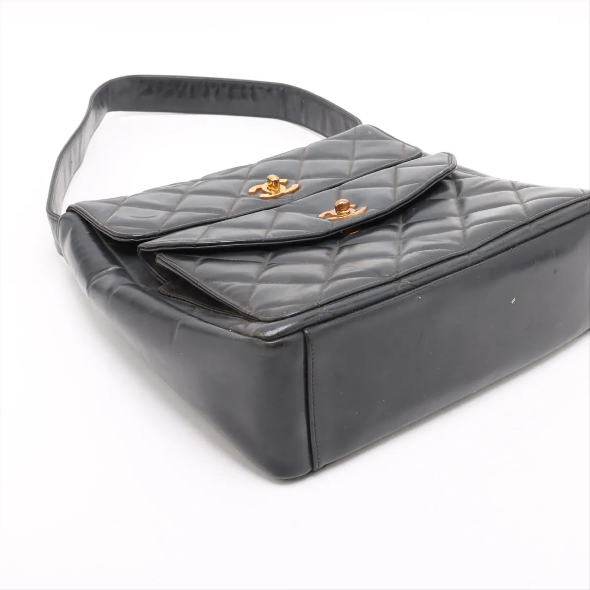 CHANEL Matelasse Leather Shoulder Bag