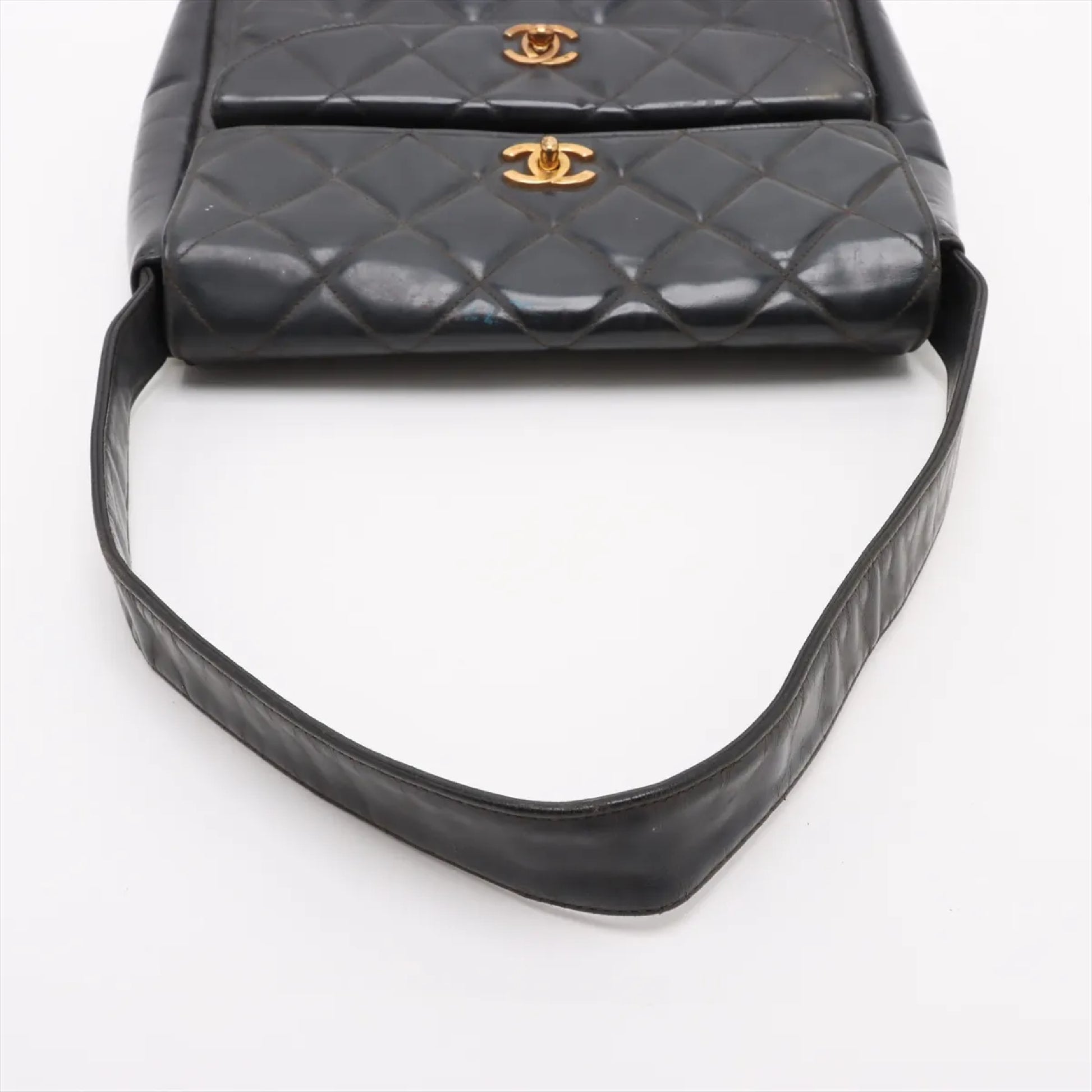 CHANEL Matelasse Leather Shoulder Bag