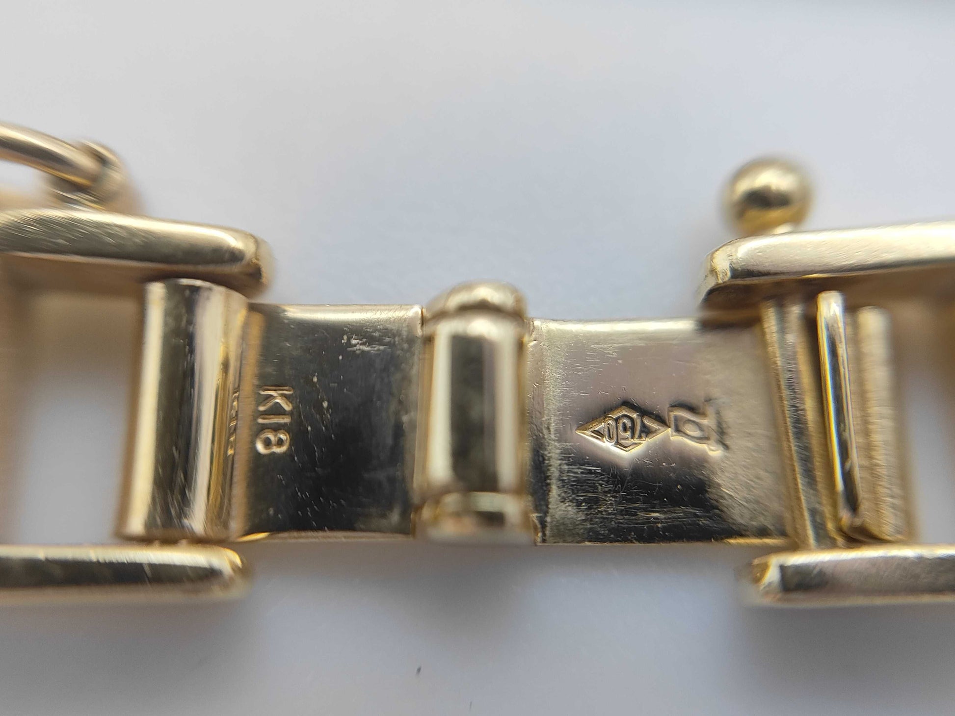 Kihei 16-sided Triple K18 18.6g Bracelet/Bangle 