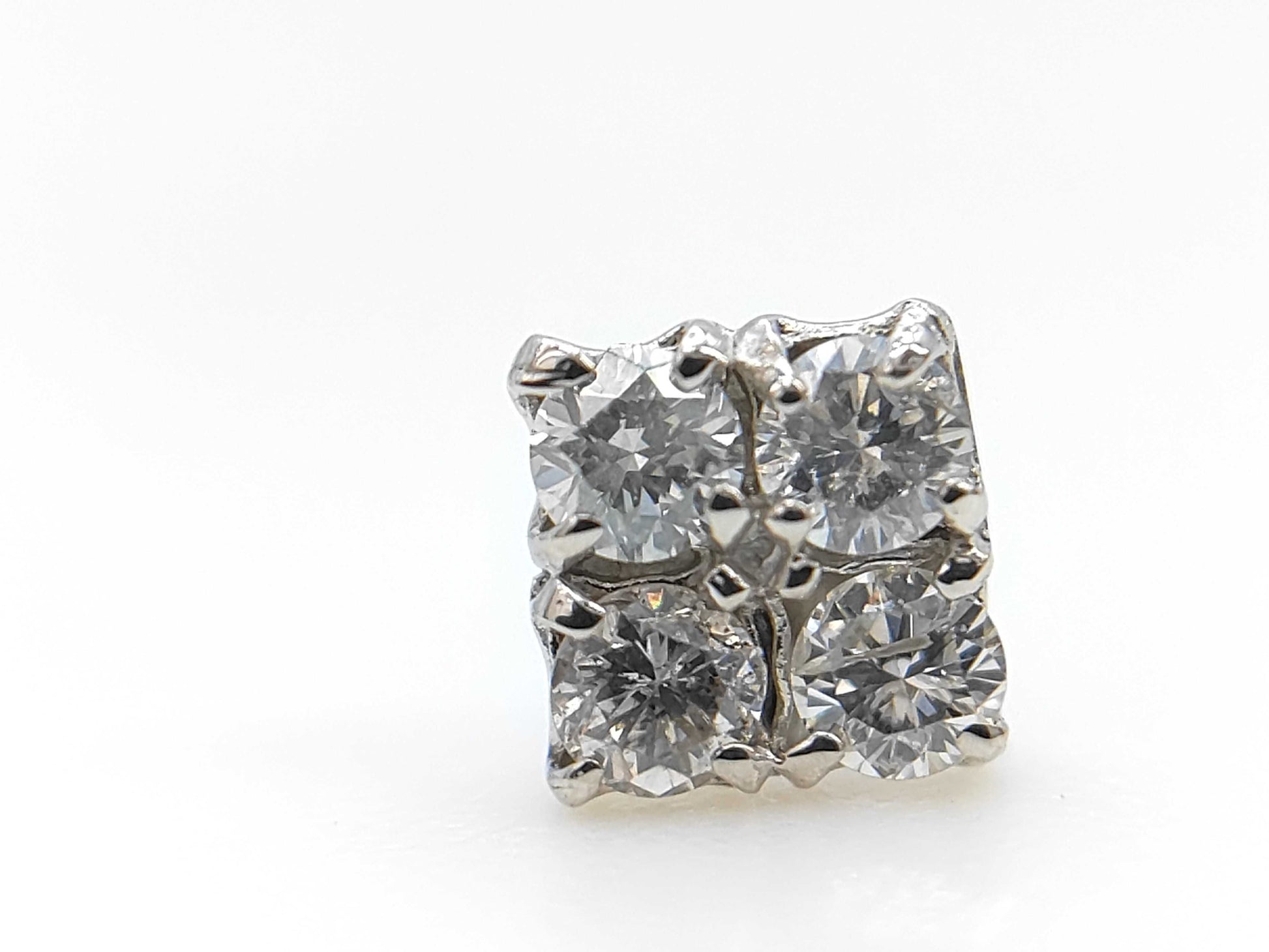 D0.1ct Pt900 0.5g Earrings 