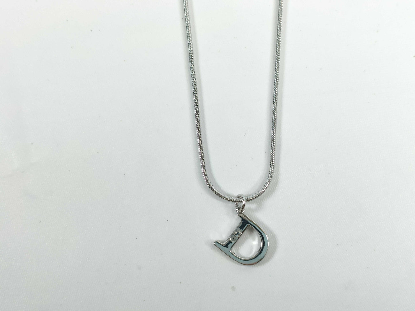 Dior D logo necklace