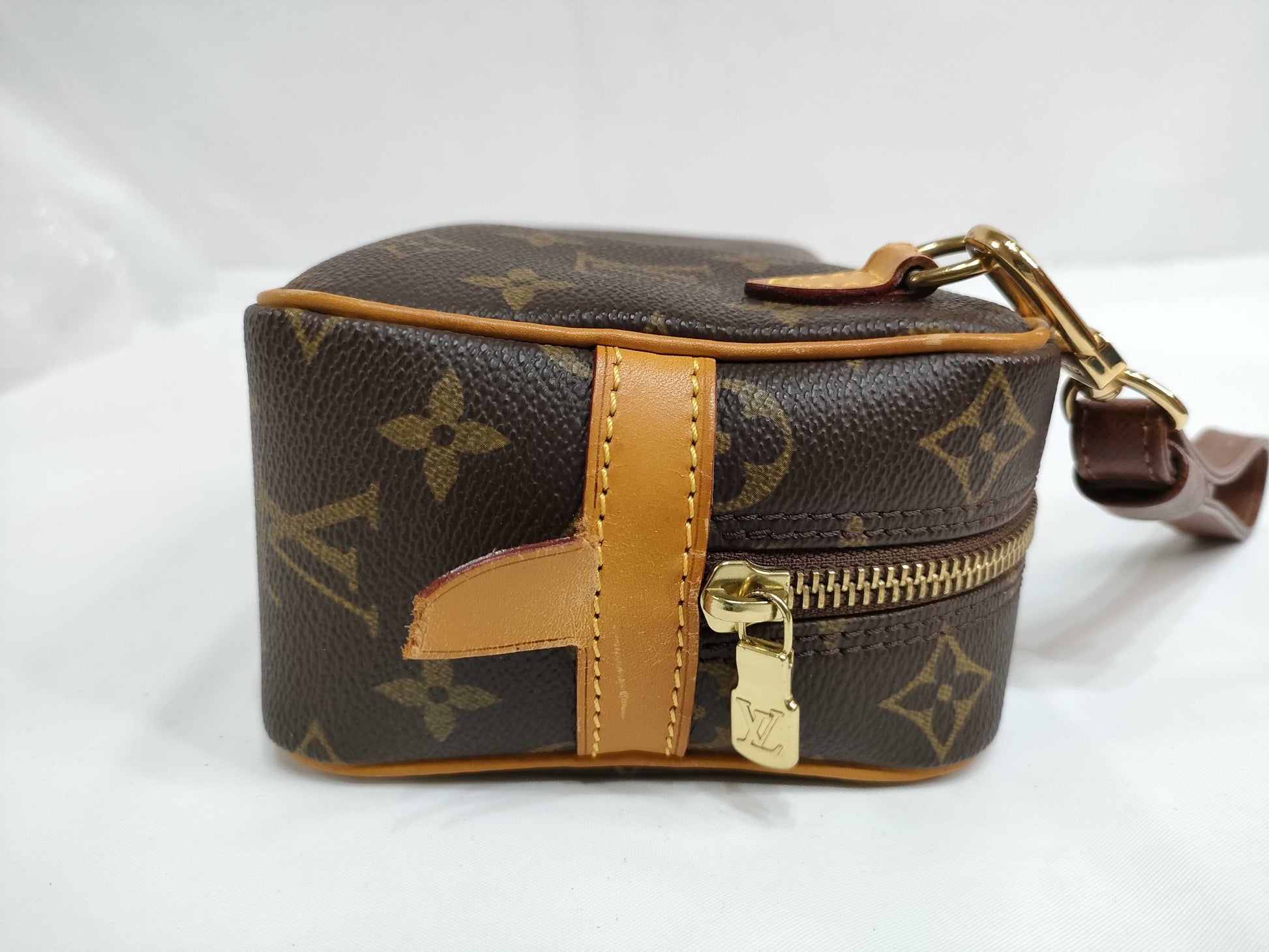 LOUIS VUITTON Monogram LV Monogram Shoulder Bag Handbag