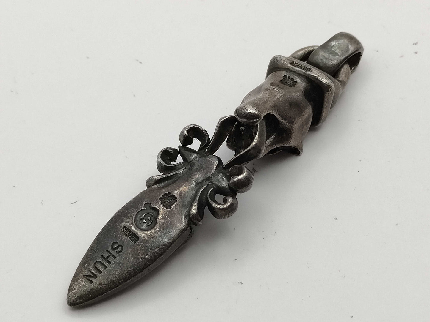 Silver necklace pendant top