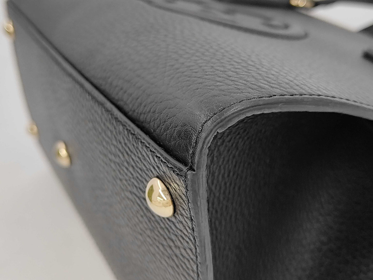 GUCCI Soho 607722 2-way handbag with shoulder strap