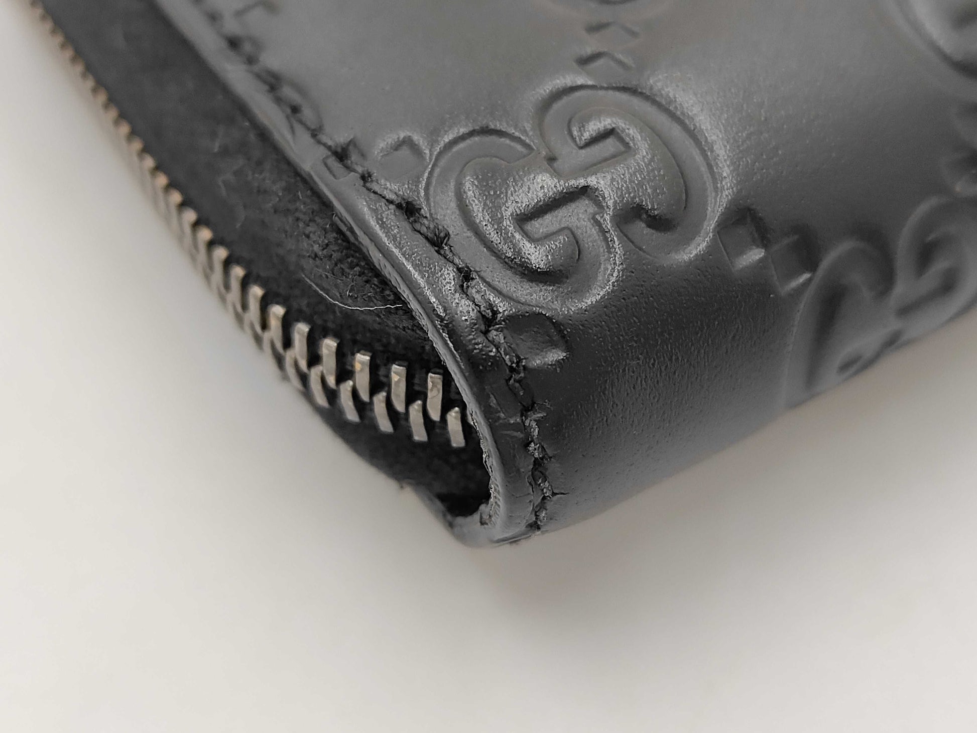 GUCCI Gucci Shima Round Zip Wallet 307987