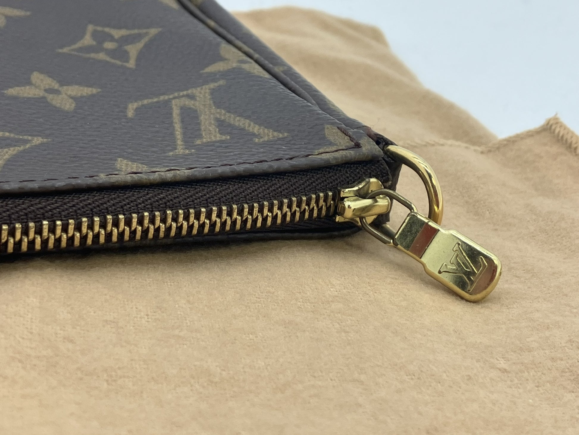 LOUIS VUITTON LOUIS VUITTON Monogram M40712 Pochette Accessoires Pouch Handbag