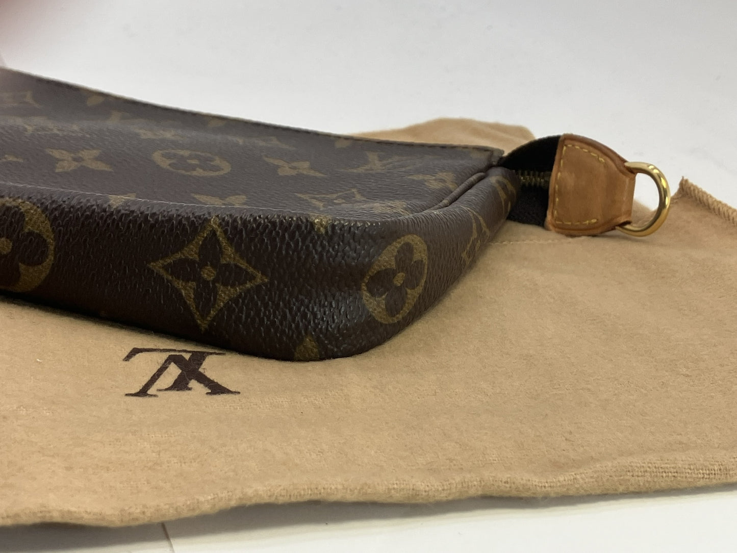 LOUIS VUITTON LOUIS VUITTON Monogram M40712 Pochette Accessoires Pouch Handbag